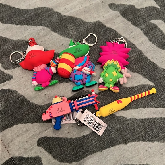 Lot of (5) Killer Klowns from Outer Space keychains - Picture 2 of 2